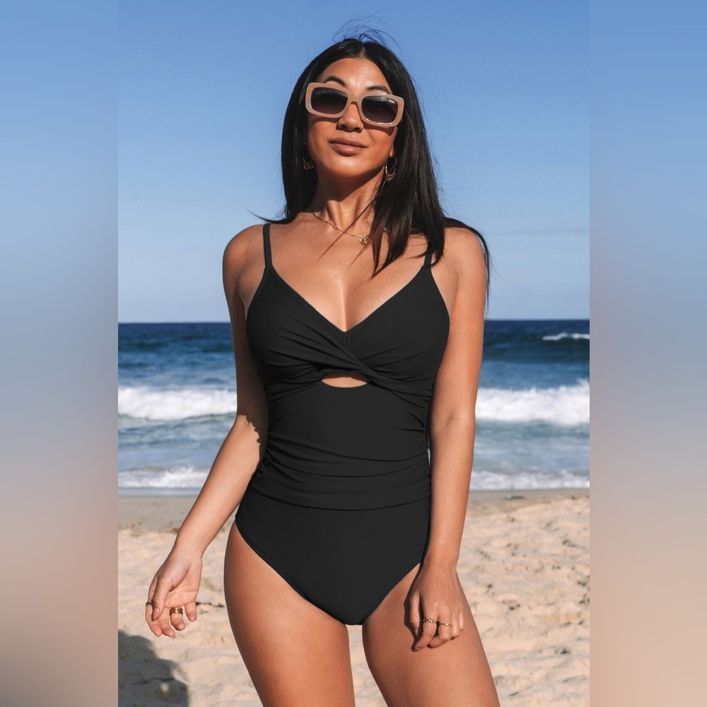 Cupshe Black Twist Front One-Piece Swimsuit | Cutout | Size M